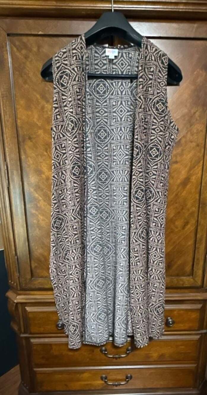 LuLaRoe Joy Duster Vest Long Sleeveless Cover Up Geometric Aztec Black Tan Size